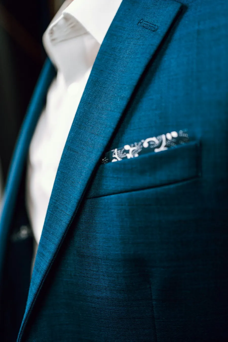 Cinco trajes de cinco colores